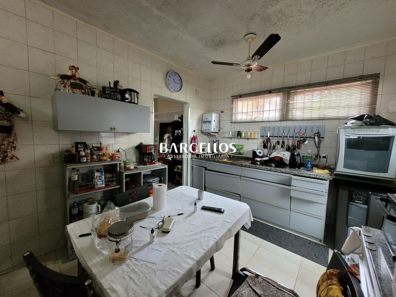 Casa 3 quartos  no bairro Tr�s Figueiras em Porto Alegre/RS