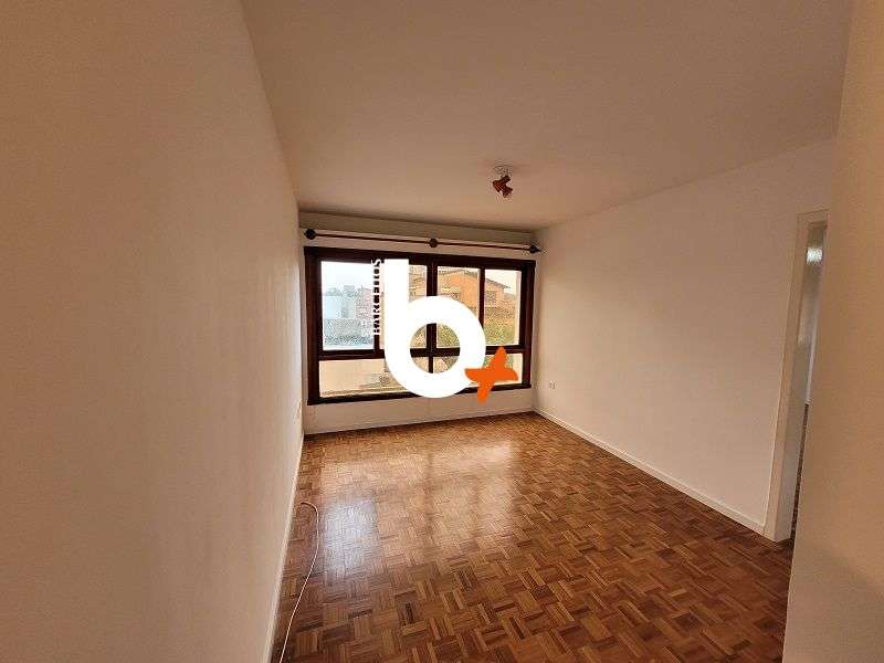 Apto 2d  no bairro Menino Deus em Porto Alegre - Barcellos Assessoria Imobiliária - Porto Alegre - RS 