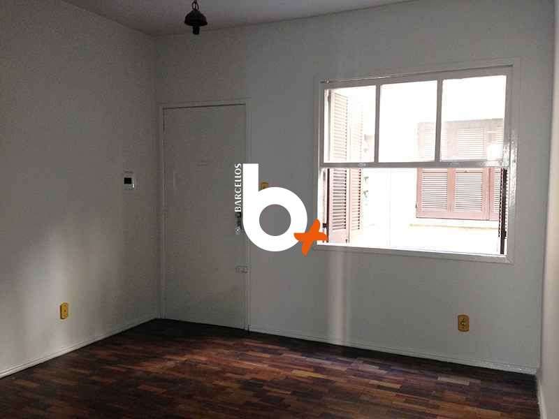 Apto 2d  no bairro São João em Porto Alegre - Barcellos Assessoria Imobiliária - Porto Alegre - RS 