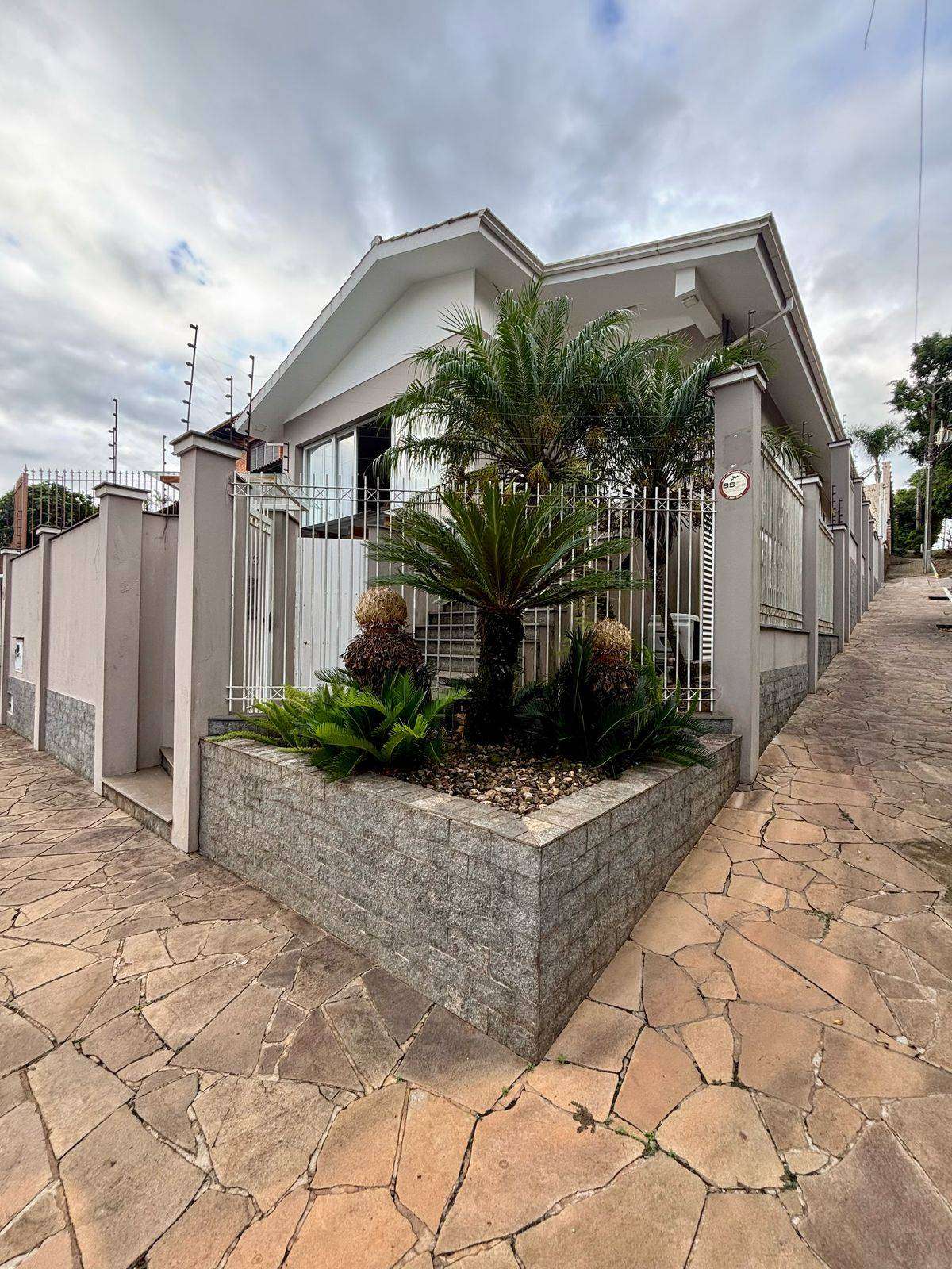 CASA DE ALVENARIA 4 quarto(s)  no Morro do Leoncio