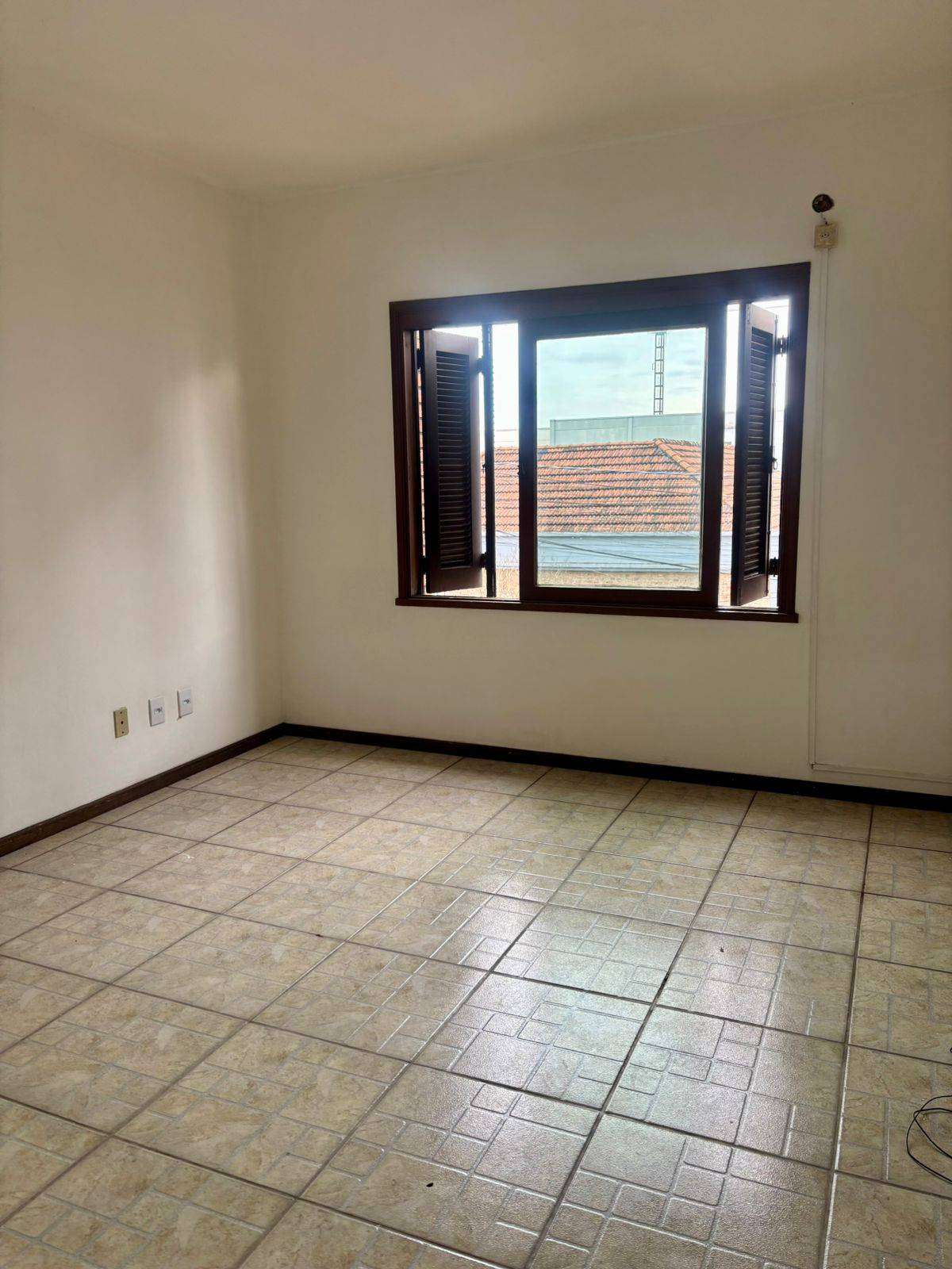 AP 2 DORM. 2 quarto(s)  no Centro
