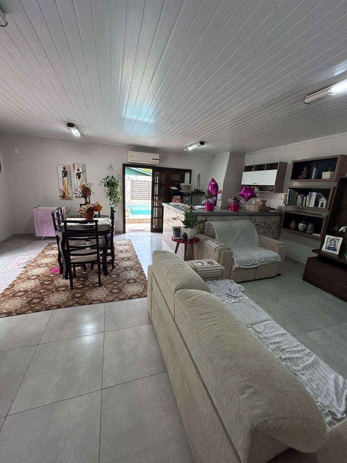 CASA MISTA 3 quarto(s)  no Petrópolis