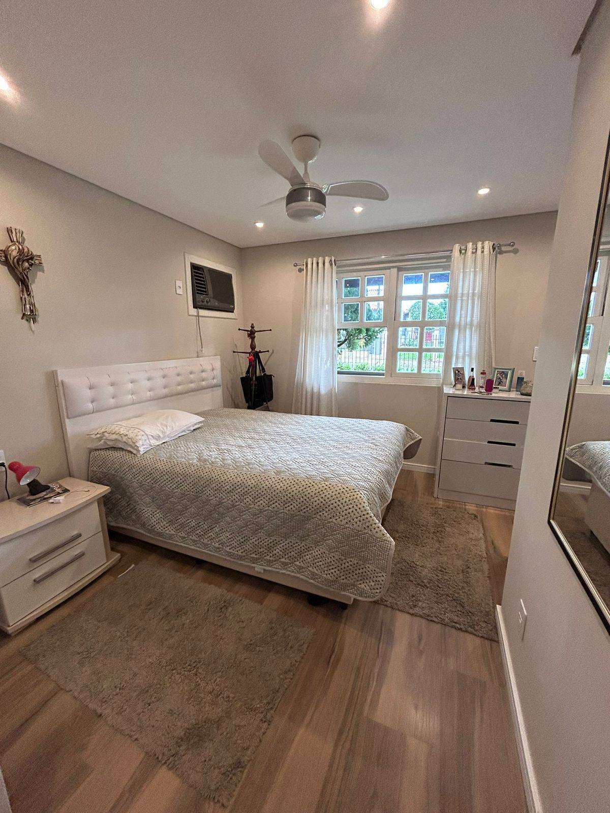 CASA MISTA 3 quarto(s)  no Petrópolis