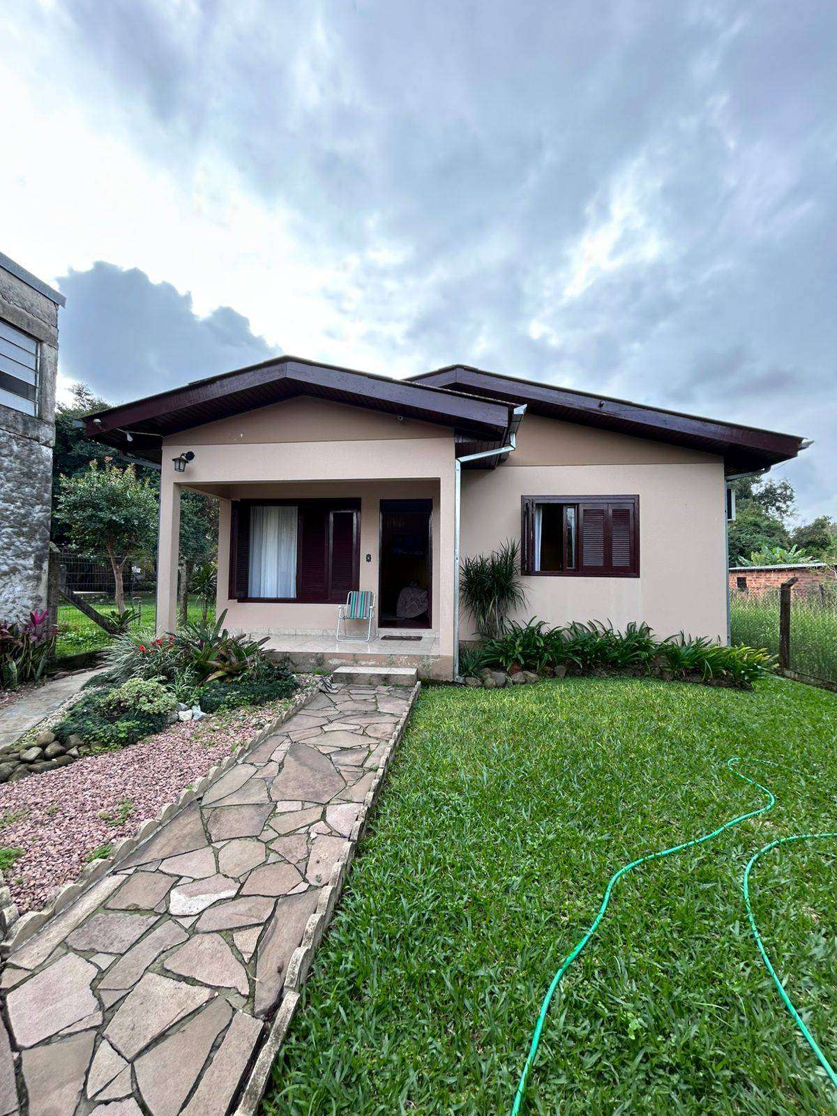CASA MISTA 3 quarto(s)  no Santa Rosa