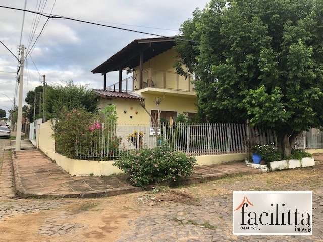 Casa 3 Dormitórios  sendo 2 suítes,  no Petrópolis em Taquara