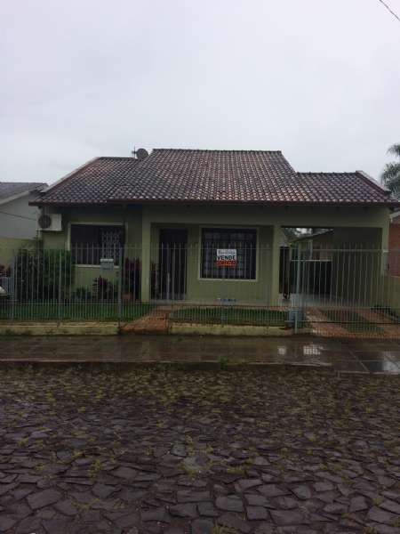 Casa 4 Dormitórios  sendo 1 suíte,  no Jardim do Prado em Taquara