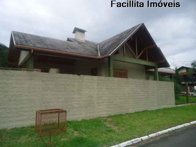 Casa 3 Dormitórios  sendo 3 suítes,  no Centro em Três Coroas