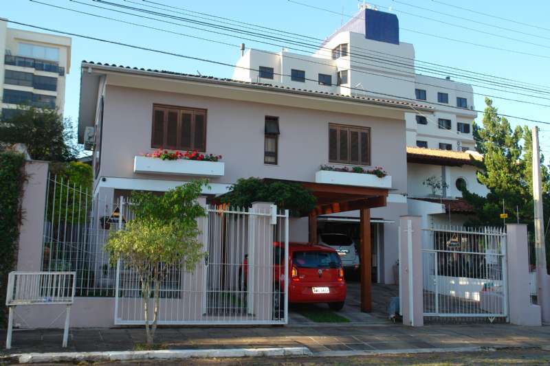 Casa 4 Dormitórios  sendo 2 suítes,  no Recreio em Taquara