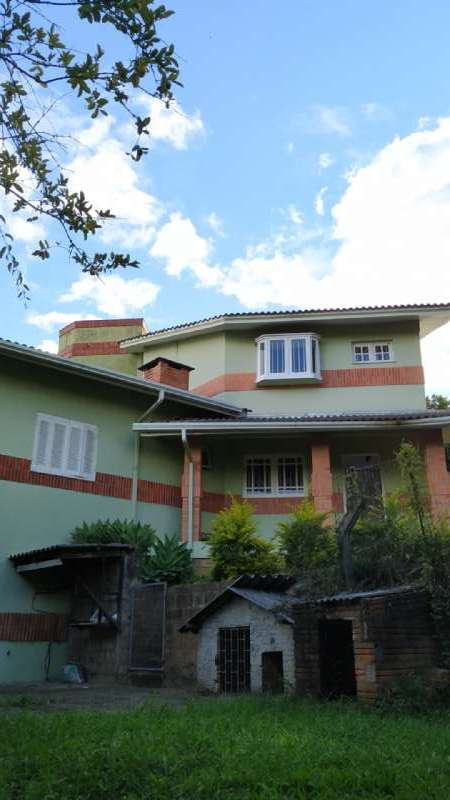Casa 4 Dormitórios  sendo 1 suíte,  no Petrópolis em Taquara