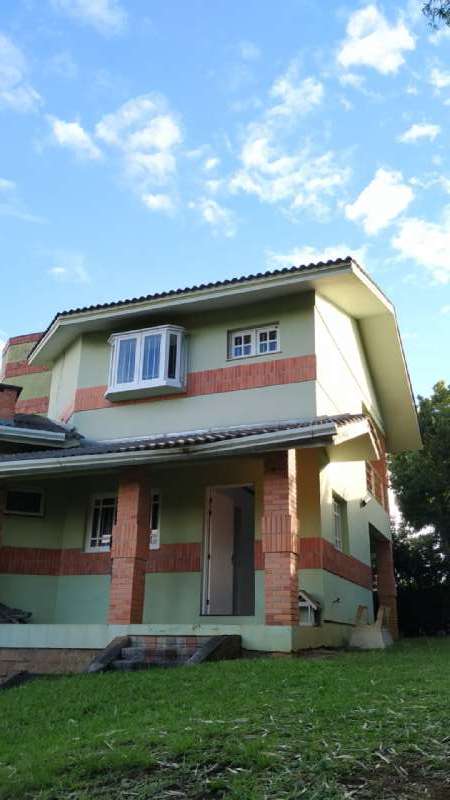 Casa 4 Dormitórios  sendo 1 suíte,  no Petrópolis em Taquara