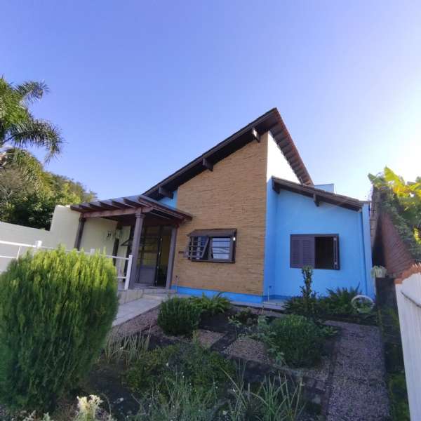 Casa 3 Dormitórios  sendo 1 suíte,  no Morro do Leoncio em Taquara