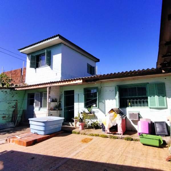 CASA 3 Dormitórios  no Centro em Taquara