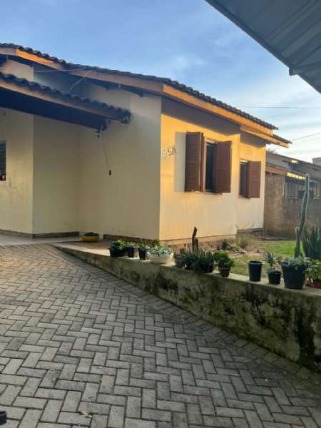 CASA 3 Dormitórios  no Funil em Parobé