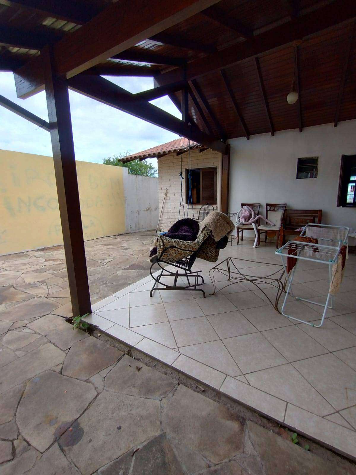 CASA 3 Dormitórios  sendo 1 suíte,  no Jardim do Prado em Taquara