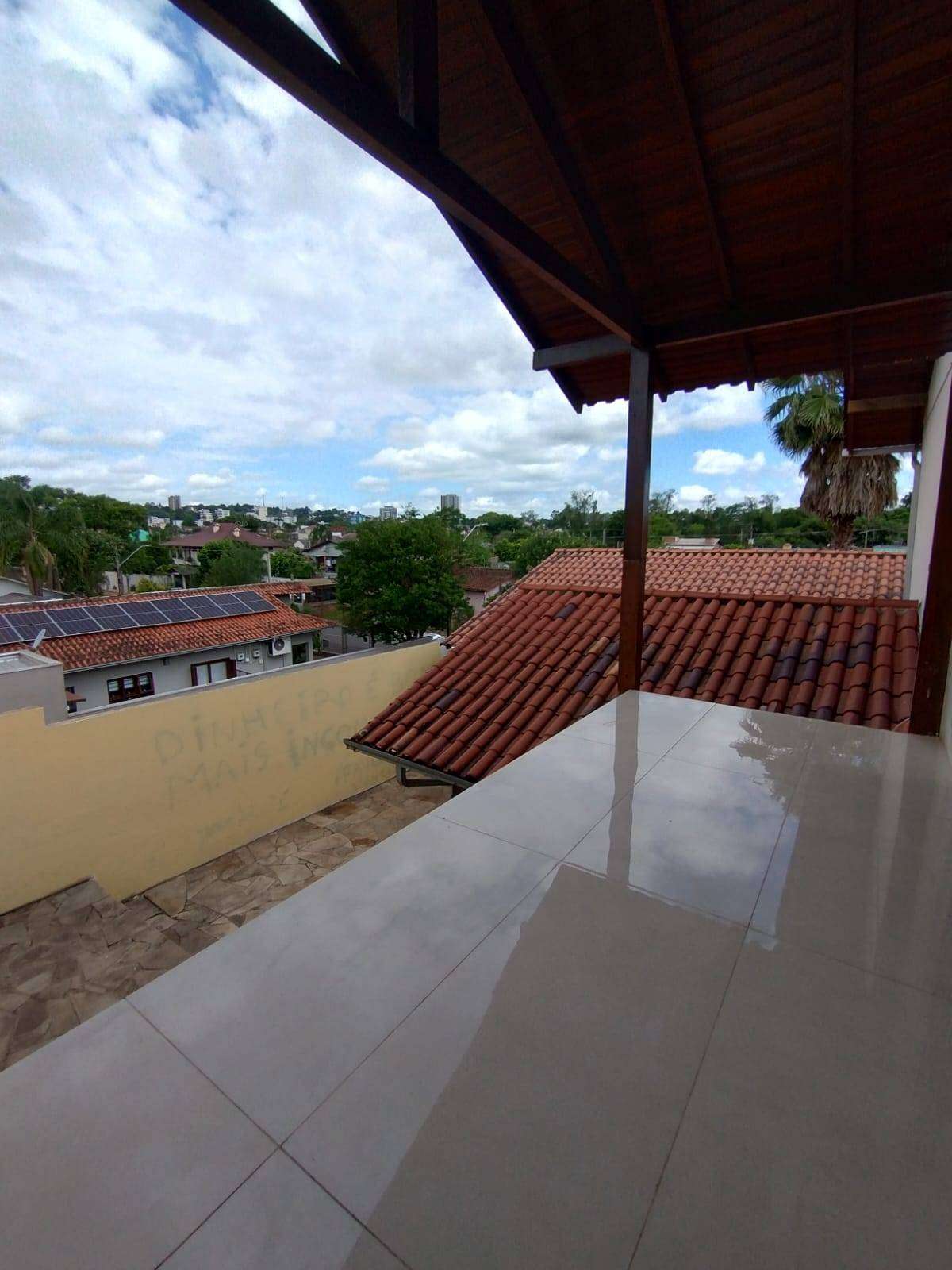 CASA 3 Dormitórios  sendo 1 suíte,  no Jardim do Prado em Taquara