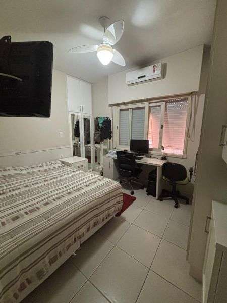 CASA 4 Dormitórios  sendo 1 suíte,  no Centro em Taquara