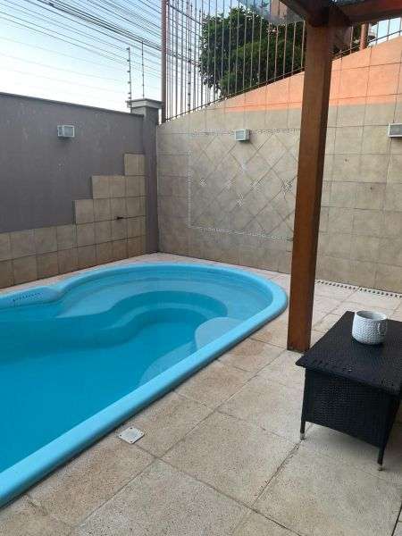 CASA 4 Dormitórios  sendo 1 suíte,  no Centro em Taquara