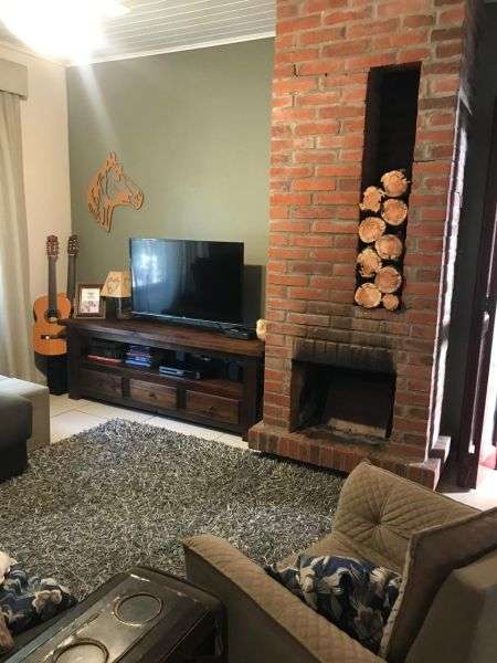 CASA 3 Dormitórios  no Santa Rosa em Taquara
