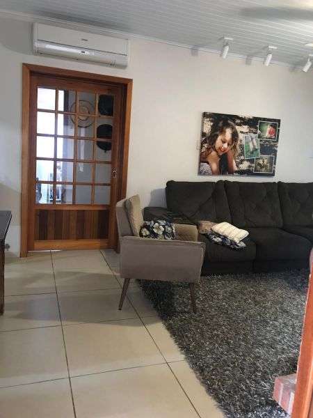 CASA 3 Dormitórios  no Santa Rosa em Taquara