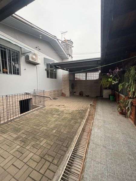 CASA 3 Dormitórios  sendo 1 suíte,  no Petrópolis em Taquara