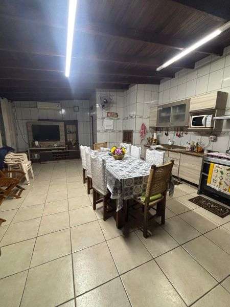 CASA 3 Dormitórios  sendo 1 suíte,  no Petrópolis em Taquara