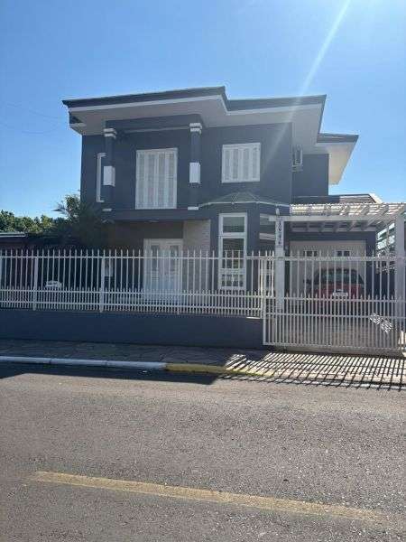 CASA 3 Dormitórios  sendo 1 suíte,  no Jardim do Prado em Taquara