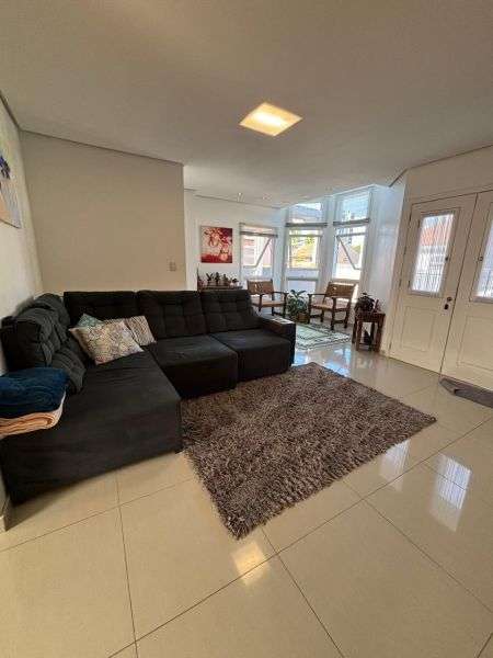CASA 3 Dormitórios  sendo 1 suíte,  no Jardim do Prado em Taquara