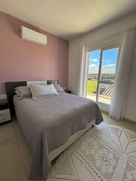 CASA 3 Dormitórios  sendo 1 suíte,  no Jardim do Prado em Taquara