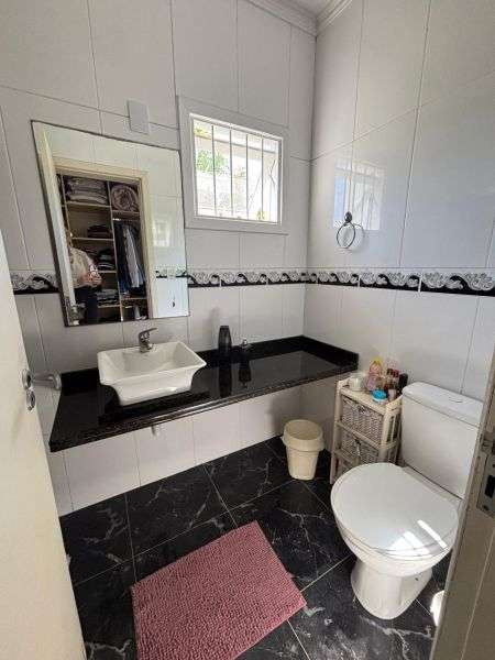 CASA 3 Dormitórios  sendo 1 suíte,  no Jardim do Prado em Taquara
