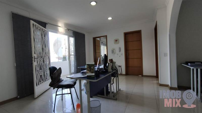 Casa Comercial no Jardim Sabará