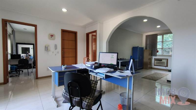 Casa Comercial no Jardim Sabará
