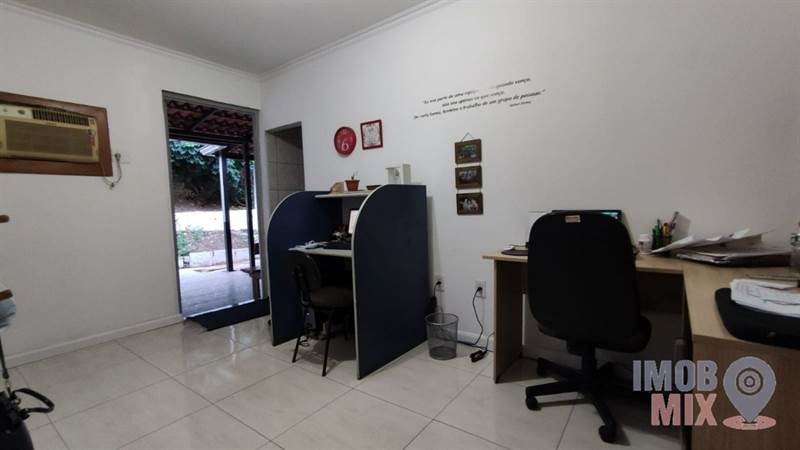 Casa Comercial no Jardim Sabará