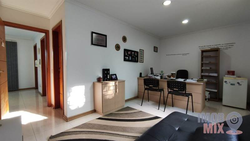 Casa Comercial no Jardim Sabará