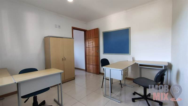 Casa Comercial no Jardim Sabará