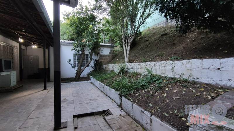 Casa Comercial no Jardim Sabará