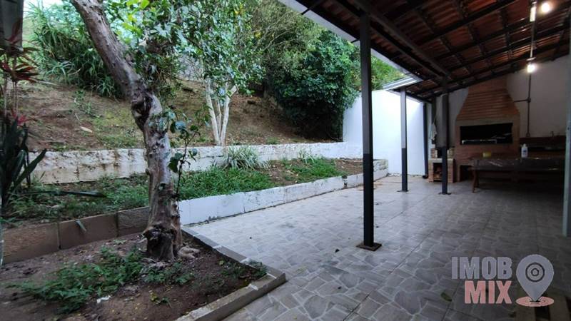 Casa Comercial no Jardim Sabará