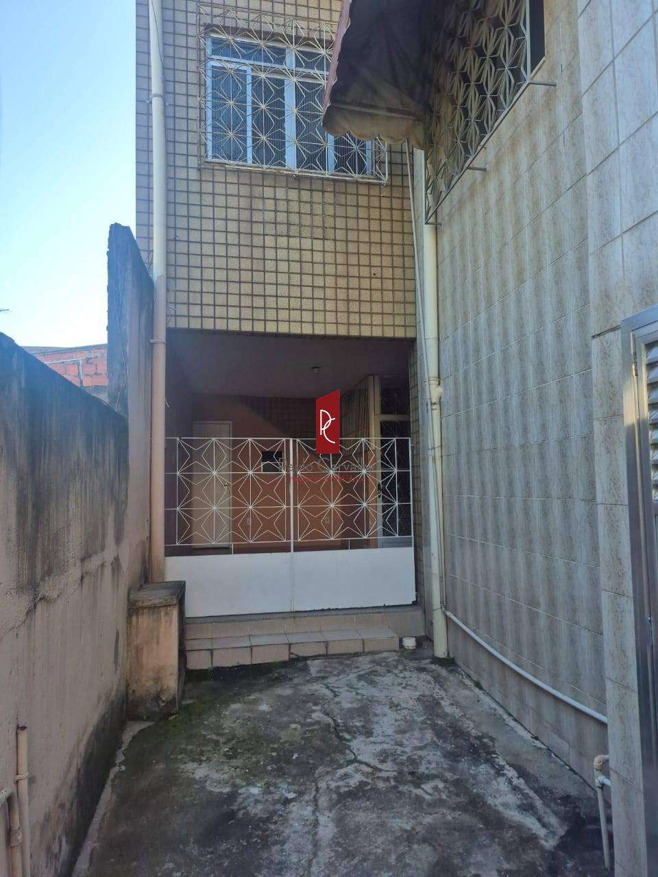 VENDO TIMA CASA 4 Qtos, 90m2 + VAGA - Iraj