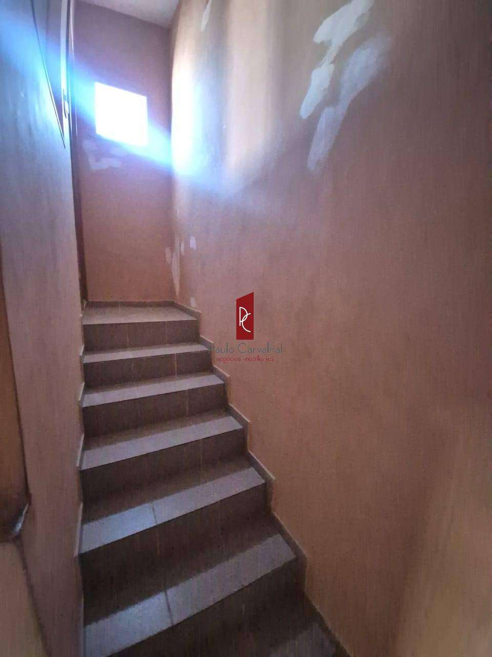 VENDO TIMA CASA 4 Qtos, 90m2 + VAGA - Iraj