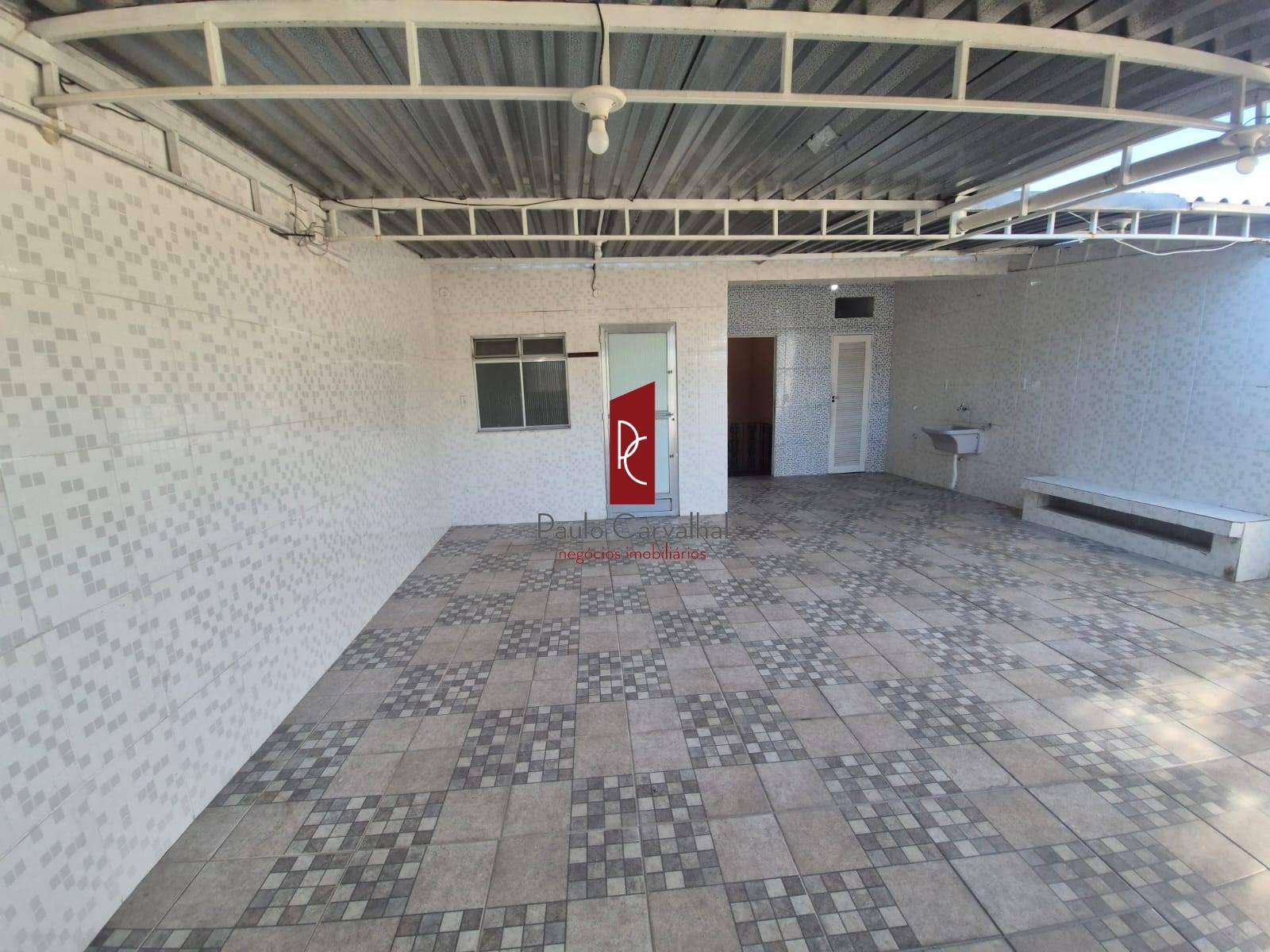 VENDO TIMA CASA 4 Qtos, 90m2 + VAGA - Iraj