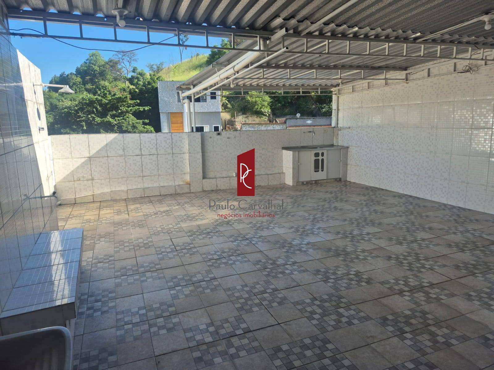 VENDO TIMA CASA 4 Qtos, 90m2 + VAGA - Iraj