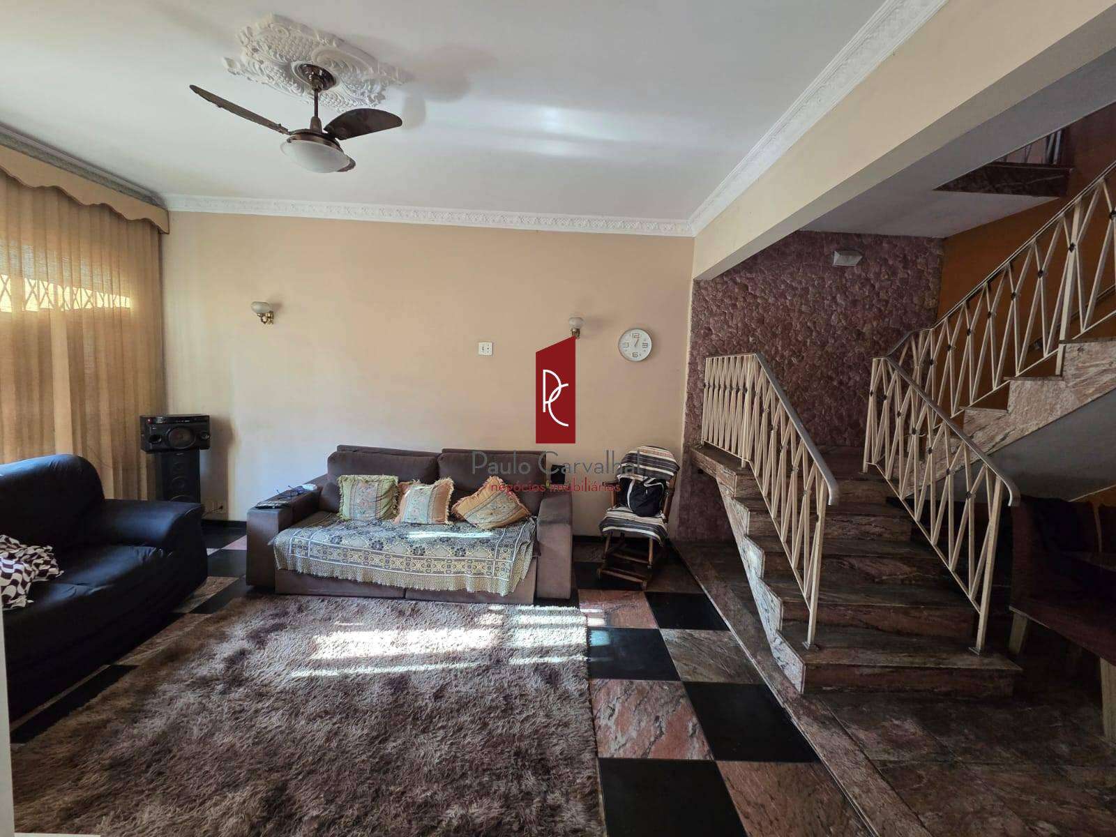Oportunidade Única na Vila da Penha! Casa Triplex com 271m², 5 Quartos, Suíte e Área de Lazer Completa!