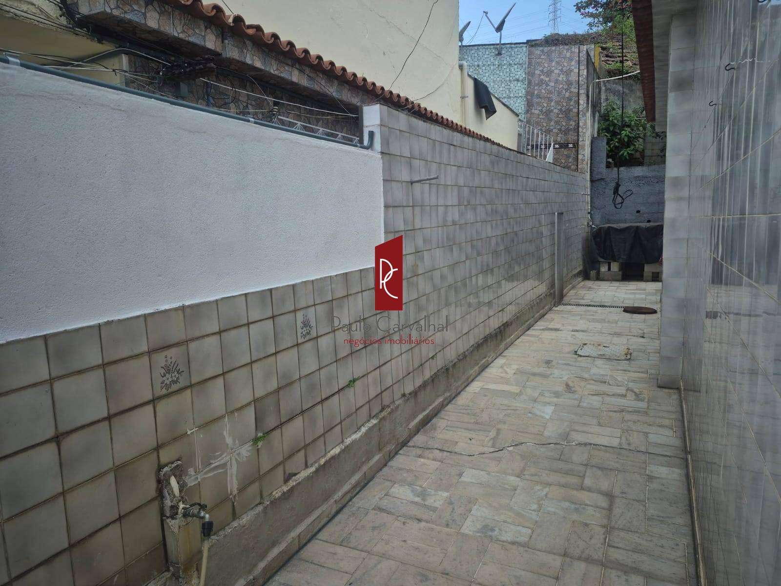 VENDO TIMA CASA 2Qtos, Garagem, Quintal - Vila da Penha