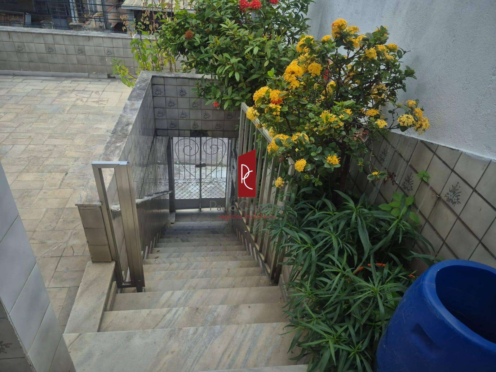 VENDO TIMA CASA 2Qtos, Garagem, Quintal - Vila da Penha
