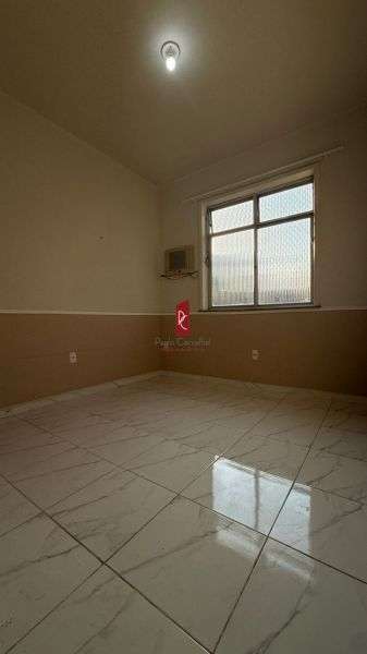 EXCELENTE APARTAMENTO EM OLARIA-2 QUARTOS COM SUÍTE!