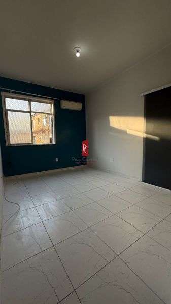 EXCELENTE APARTAMENTO EM OLARIA-2 QUARTOS COM SUÍTE!
